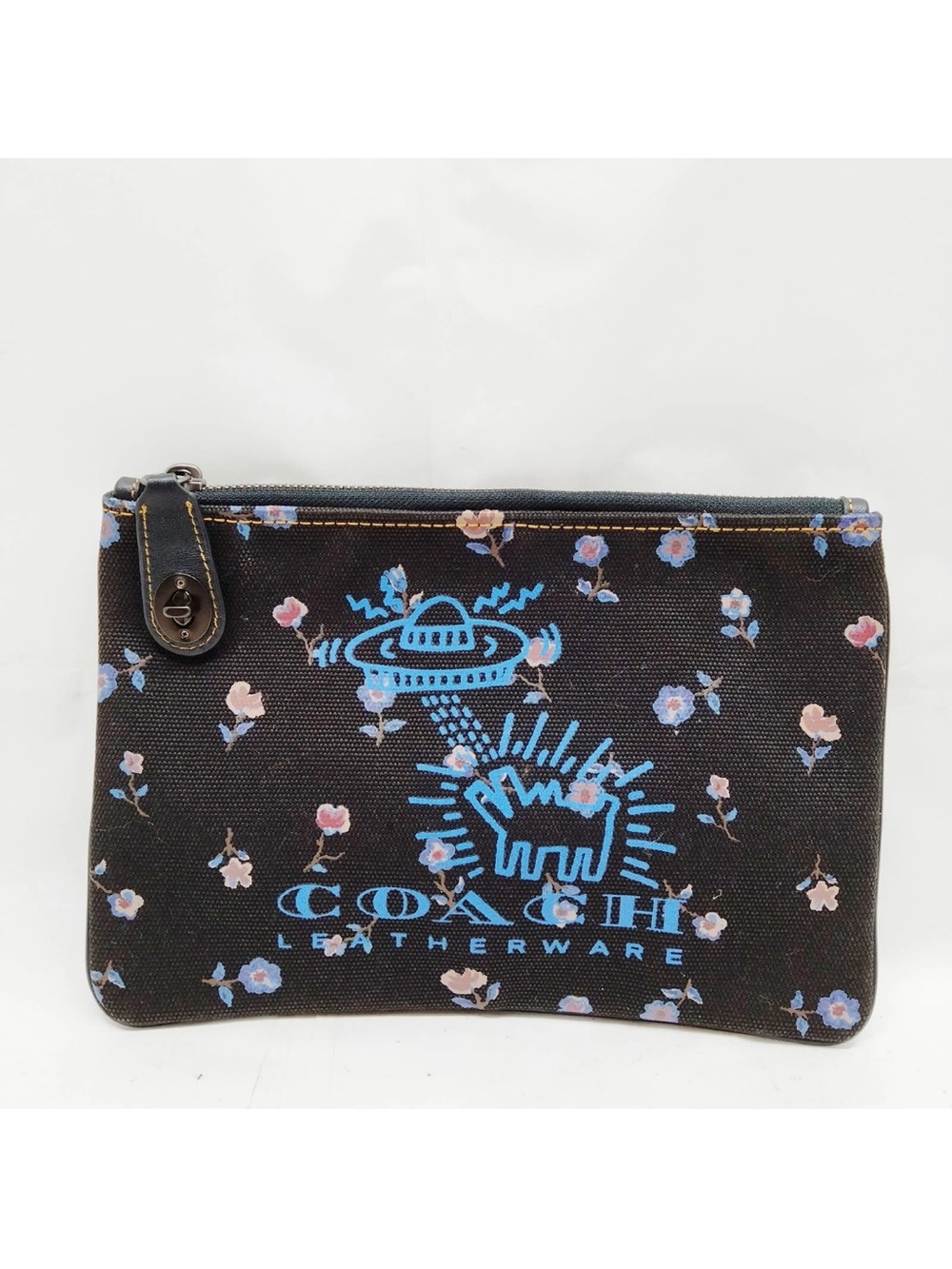 Coach X Keith Haring Pouch 26 con Cierre Turnlock